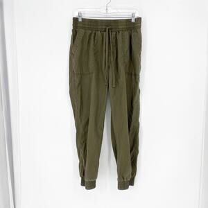 A New Day High-Waisted Green Pants Size Medium